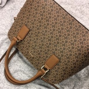 Dkny purse